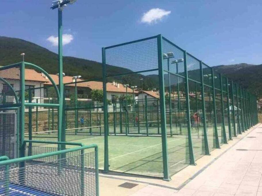 Un Encanto De Duplex Jaca Luaran gambar